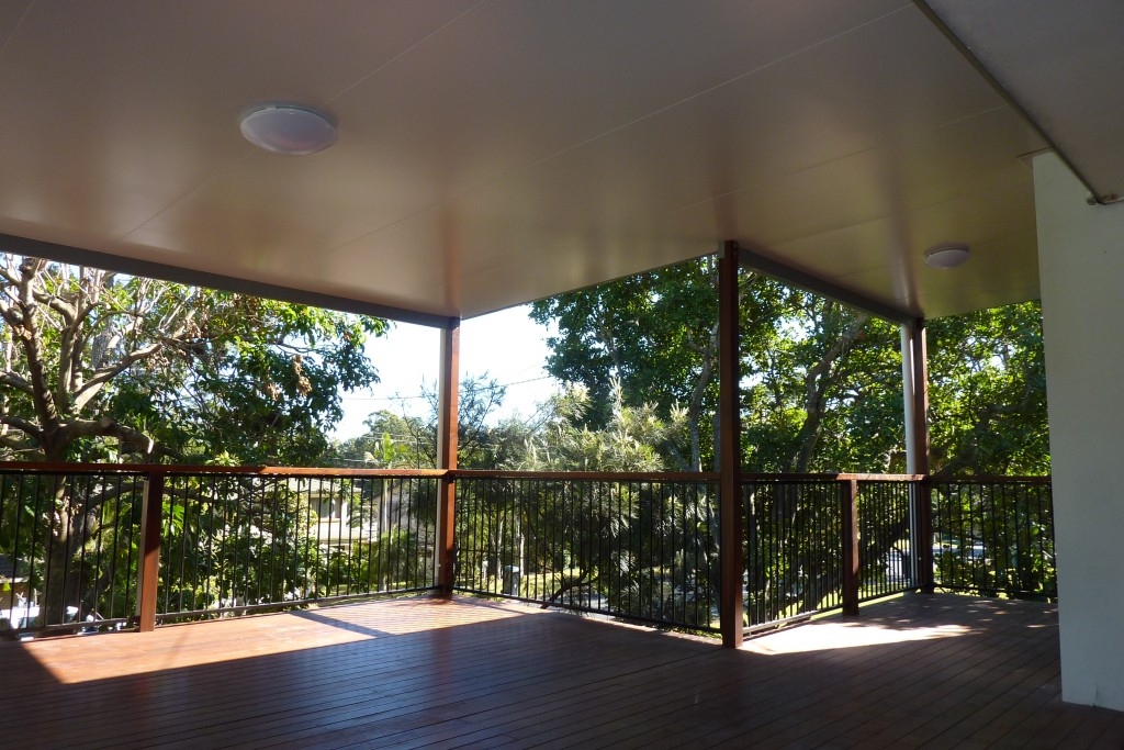 Deck with timber balustrade