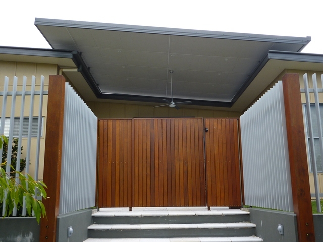 Modern gatehouse patio roof