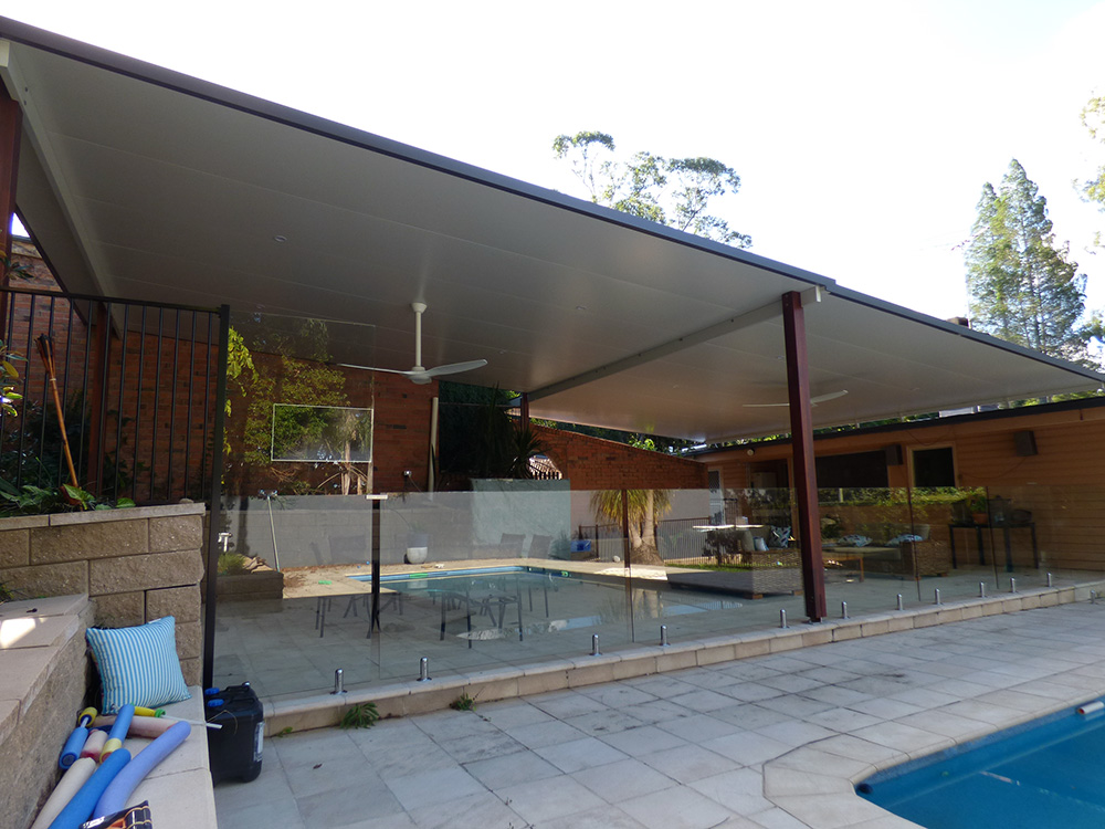 Modern pool patio in Brisbane.