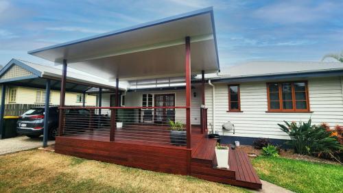 Premium Lifestyles are a leading Brisbane builder and designer that offers value for money and outstanding quality. Premium Lifestyles are expert patio and deck fabricators, builders and designers. Our team has over 25 years experience and we create patios, decks, pergolas, verandas, carports and weatherboard garages that help you transform your landscape into functional, stylish and appealing living spaces.